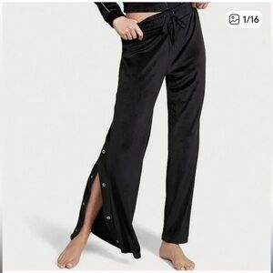 NWT! Victoria's Secret Lux Diamante Velour Snap Wide Leg Pants size small